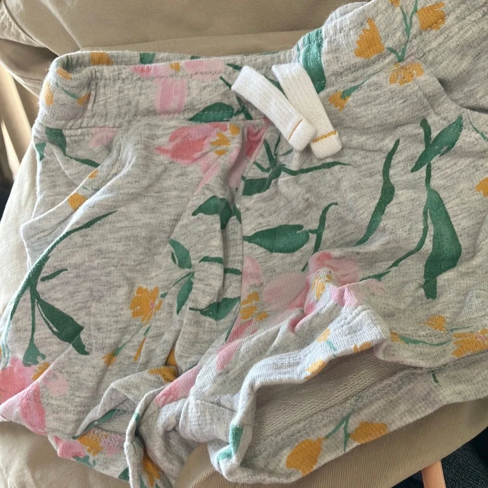 FINAL MARKDOWN Old navy girls shorts 3t